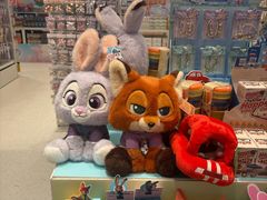 -名创优品(山东青岛华润万象城店)