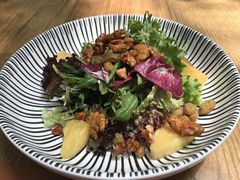 烤菠萝色拉-Golden Lily河内巴黎法越料理餐厅(建国西路店)