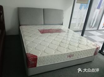 新款布艺床，时尚大方，靠着舒服，五折优惠力度
