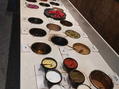 自助调料区-哥老官重庆美蛙鱼头(西湖银泰十一哥店)