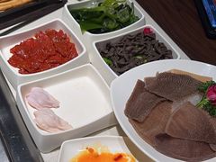 -海底捞火锅鲜切牛肉主题店(长寿路店)