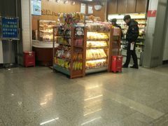 -全家便利店(襄阳南路店)