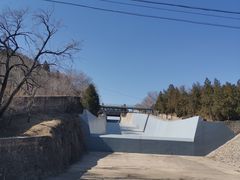 景点-十三陵水库