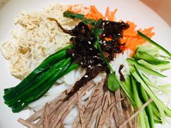 鸡丝凉米线-云海肴·汽锅鸡·云南菜(美罗城店)