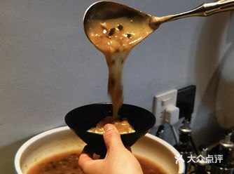 在维也纳国际酒店有人用一锅老卤复刻了千里之外的炊烟