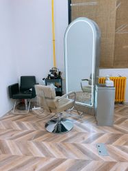 -Hair Co.一间沙龙