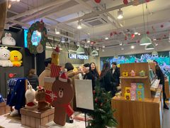 -LINE FRIENDS Garosu-gil Flagship Store