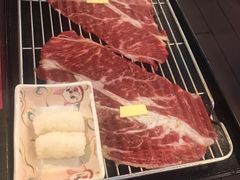 铺天盖地火牛寿司（2枚）-仙隐小鹿中华料理(南宁万象城店)