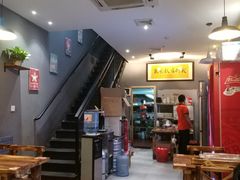 大堂-我们家私房纸包鱼·烧烤