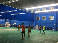 -中地华冠羽毛球俱乐部