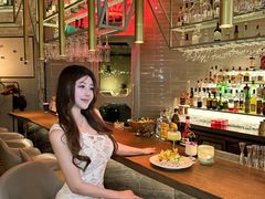 -FOUR PLAY BAR
