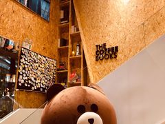 -新华里咖啡书吧(新华书店小寨店)