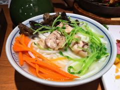 小锅米线-云海肴·汽锅鸡·云南菜(高德置地店)