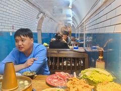 -洞庭洲·防空洞火锅·烧烤·铜锅涮肉(新百广场店)