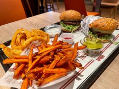 -The Habit Burger Grill 哈比特汉堡(复兴soho店)