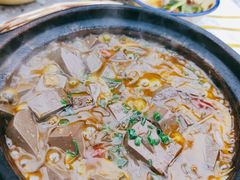 酸菜梗烧鸭血-鹤江桥·红油牛肉粉(SKP店)