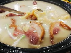 -黄桷树曹家私房菜(江与城店)