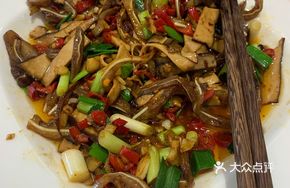 Braised Pig Ear with Tofu Skin