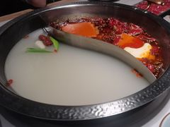 -焱三乐四川火锅店(经纬街店)