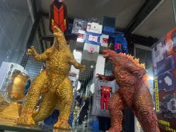 -逝水玩具折扣店