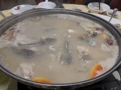 天麻鱼头煲-东胜客河鲜店·西江河鲜·老字號渔家菜