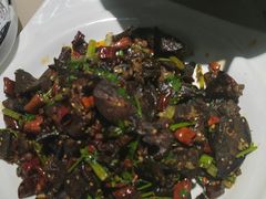 -老码头黑皮肘子锅包肉(赣水路店)