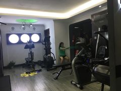 器械区-简·无界健身工作室·运动康复·体态(石厦店)
