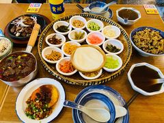 -包整·丝娃娃(一览甲秀楼风景店)