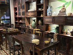 -Cuc Gach Quan Restaurant