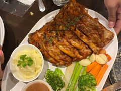 -Chom Cafe and Restaurant