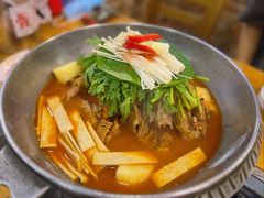 土豆排骨火锅（辣）-喇喇排骨火锅·传统韩式脊骨汤(望京西园总店)