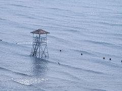 -北戴河碧螺塔海上酒吧公园