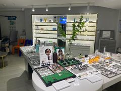 -视野联行眼镜蔡司·依视路官方授权店(顺城店)