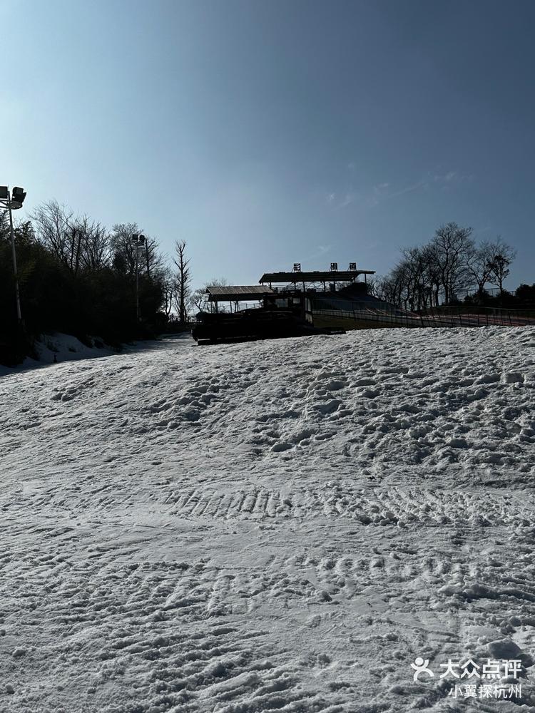 天池雪自然滑雪场图片