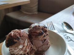 -ROAST coffee & eatery