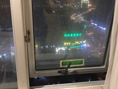 -维也纳酒店(上海虹桥枢纽松江新桥店)