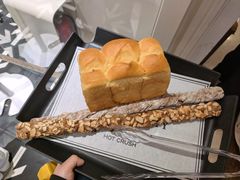 -HOT CRUSH趁热集合·现烤面包(上海环球港店)
