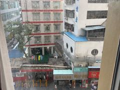 -卡罗酒店(东门晒布地铁站店)