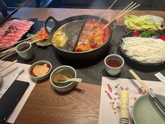 四川特色酸汤鸳鸯锅-盡膳口福跷脚牛肉火锅(晶耀前滩店)