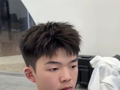 -鸿通城购物中心