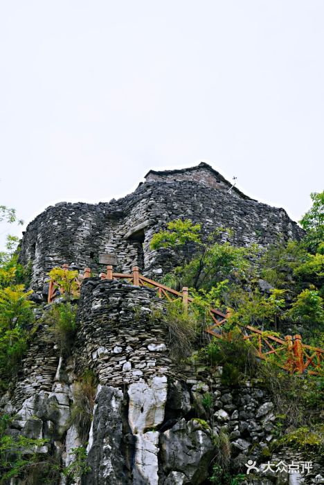 高荡千年布依古寨旅游景区图片