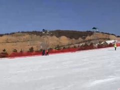 -采薇庄园四季滑雪场