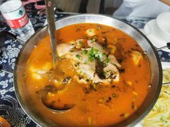 -临江餐馆二楼美食部落