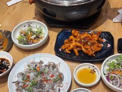 -青瓦餐厅·生鱼片·韩园烤肉(西塔店)