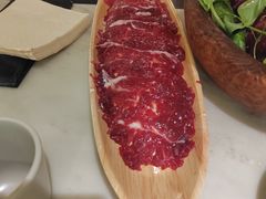 鲜牛肉-左庭右院鲜牛肉火锅(浦江欢乐颂店)