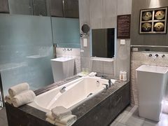 -大连金石滩绿发温泉假日酒店