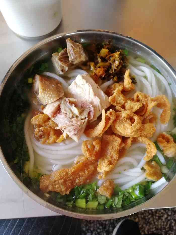 开远老土鸡米线-"还可以呀,路过很多次,这次是因为早上的事.