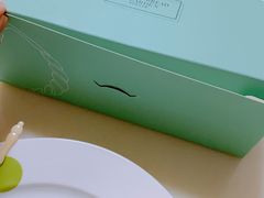 -顶东面包花园·生日蛋糕(世博店)