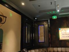 -依呀呀ktv烧烤小串(中山西路店)
