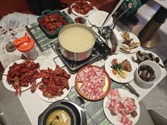 -金马门国际美食百汇(珞喻路店)